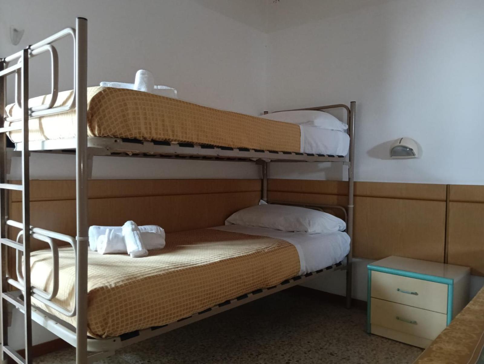 Hotel Sidney Bellaria-Igea Marina Buitenkant foto