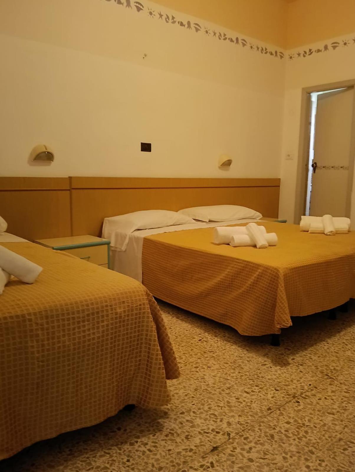 Hotel Sidney Bellaria-Igea Marina Buitenkant foto