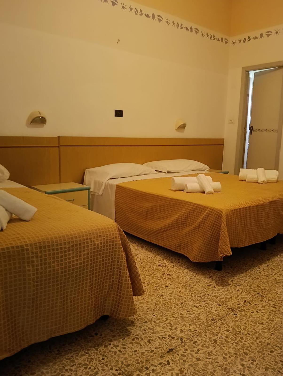 Hotel Sidney Bellaria-Igea Marina Buitenkant foto