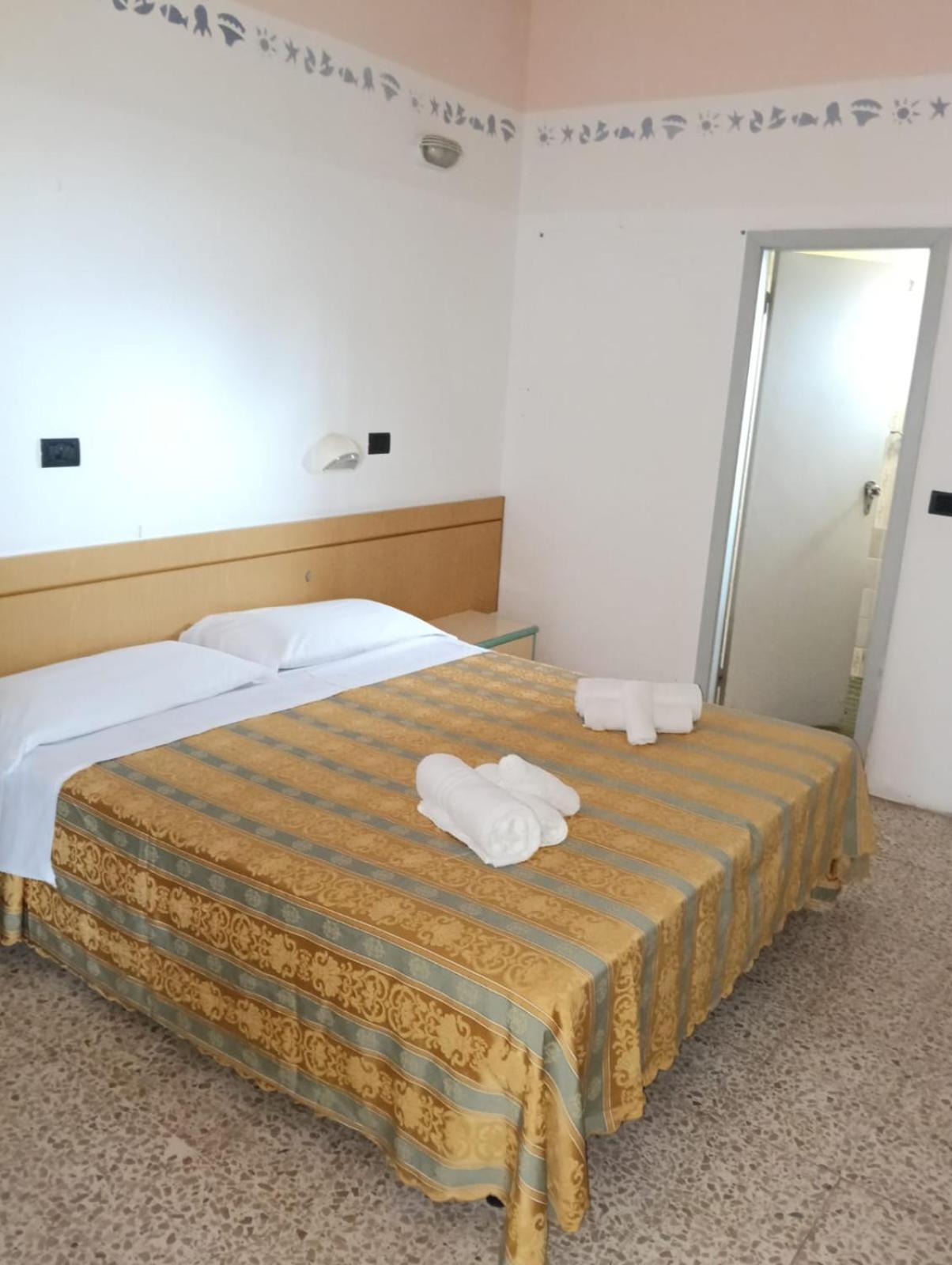 Hotel Sidney Bellaria-Igea Marina Buitenkant foto