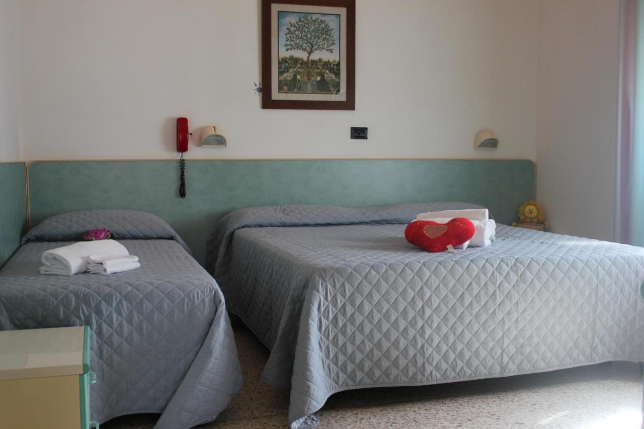 Hotel Sidney Bellaria-Igea Marina Buitenkant foto