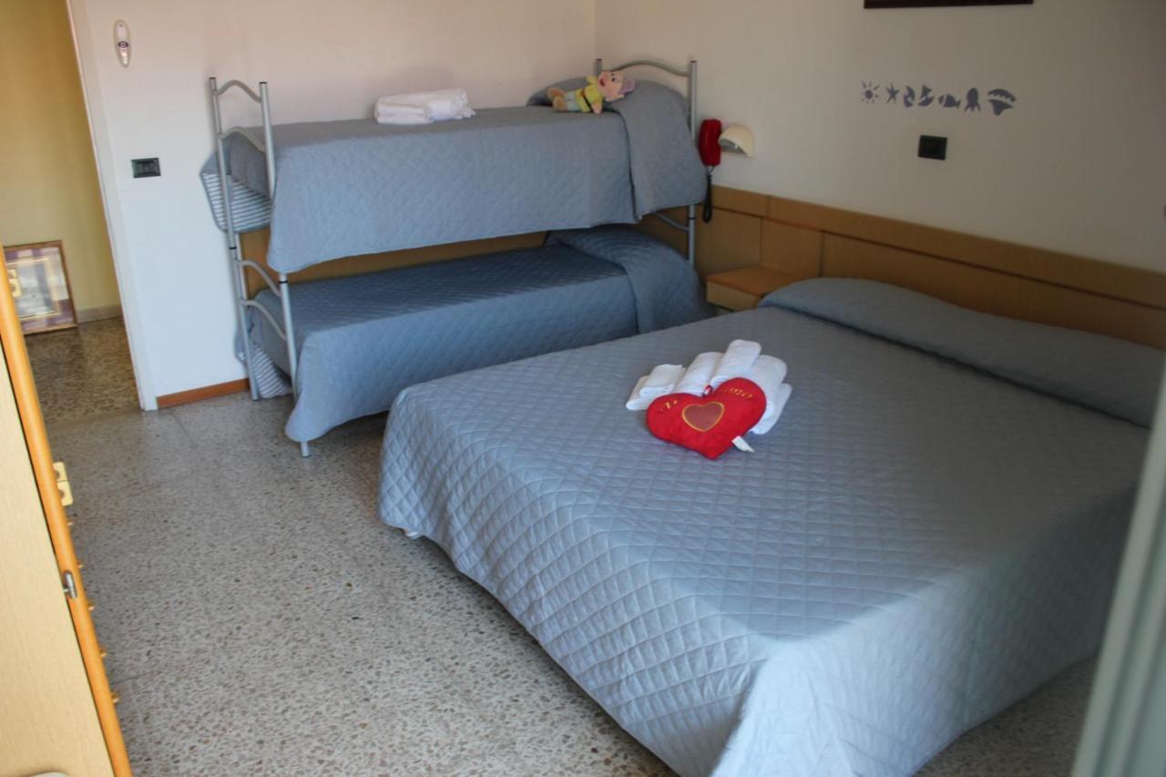 Hotel Sidney Bellaria-Igea Marina Buitenkant foto