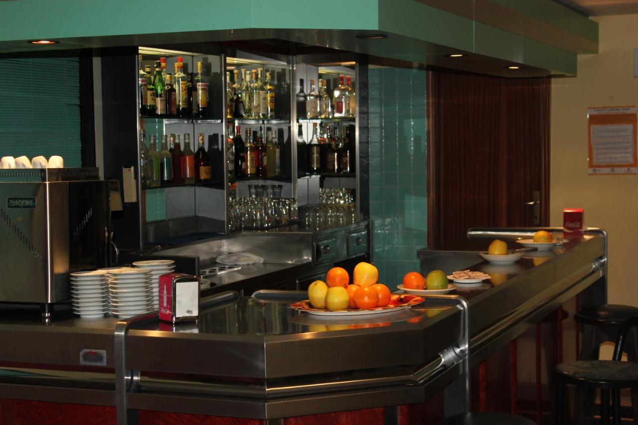 Hotel Sidney Bellaria-Igea Marina Buitenkant foto