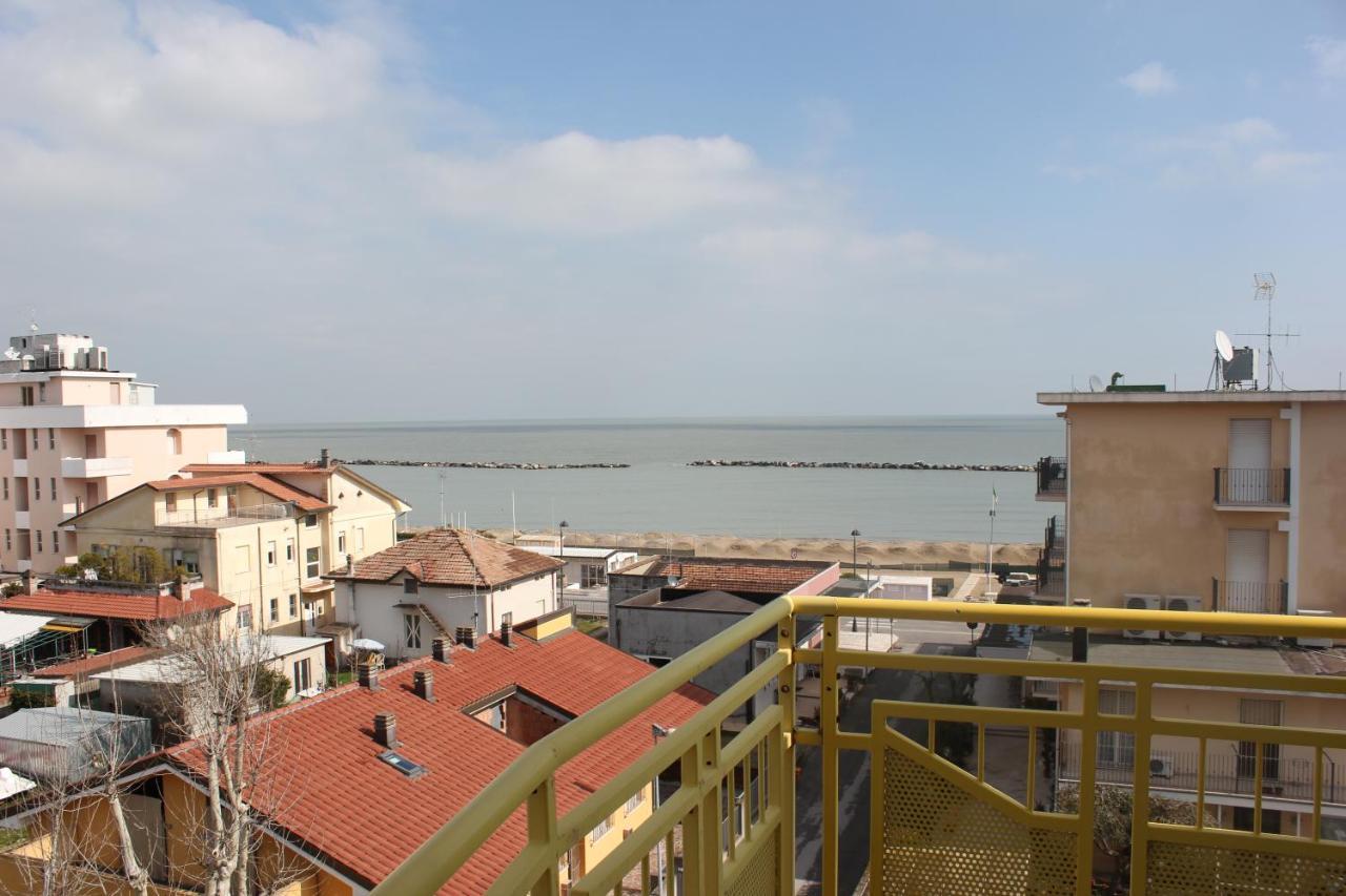 Hotel Sidney Bellaria-Igea Marina Buitenkant foto