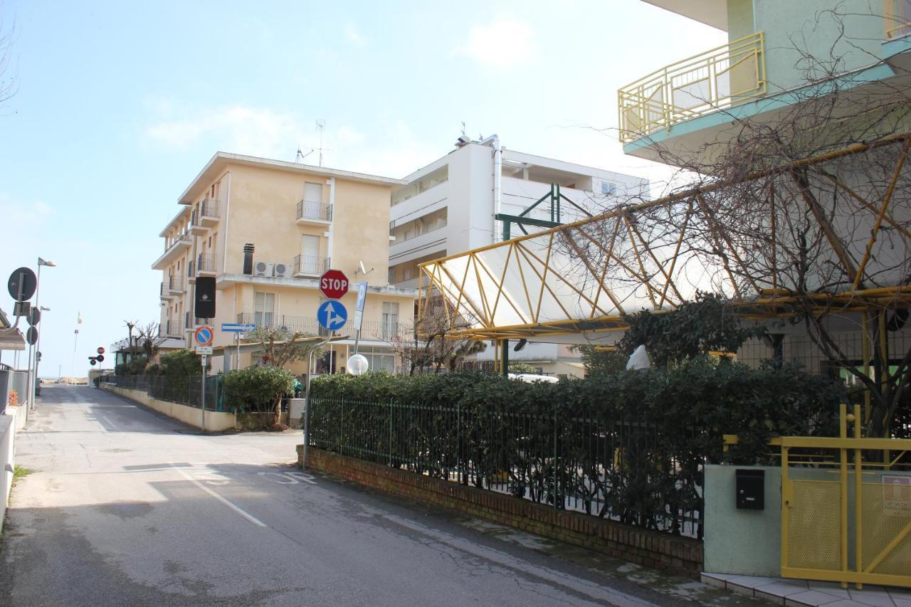Hotel Sidney Bellaria-Igea Marina Buitenkant foto