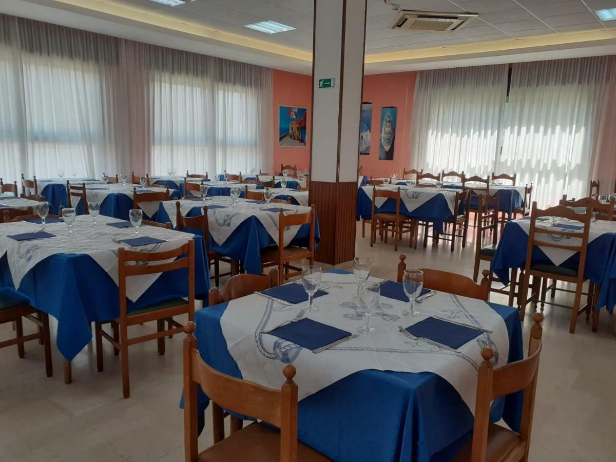 Hotel Sidney Bellaria-Igea Marina Buitenkant foto